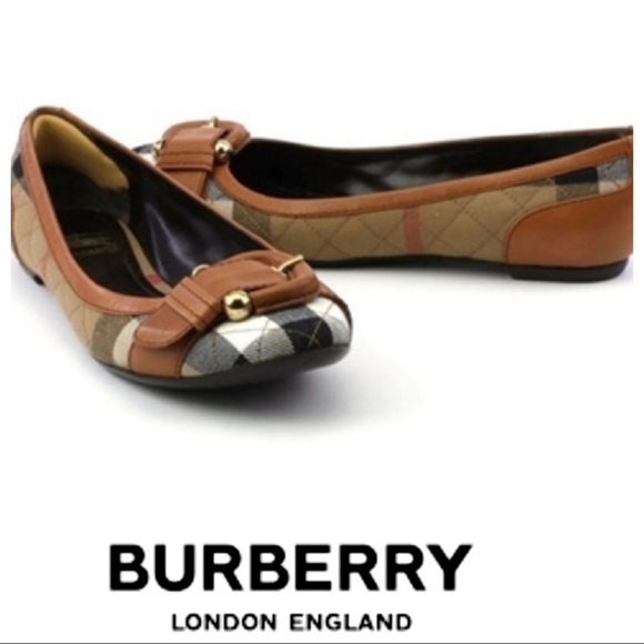 Burberry Shoes - 💕SALE💕Burberry Leather “Novo Check” Ballet Flats
